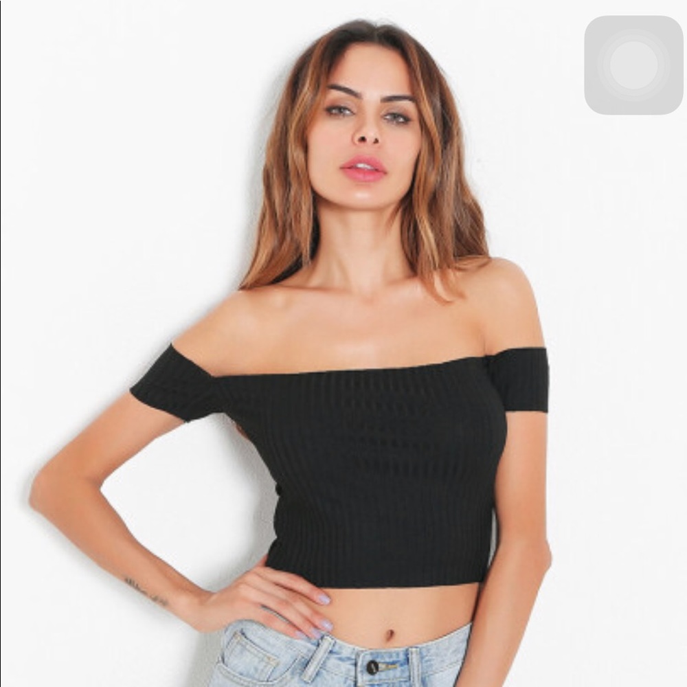 ✨Off Shoulder Ribbed Crop Tee✨